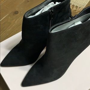 Black booties with gold heels 9.5